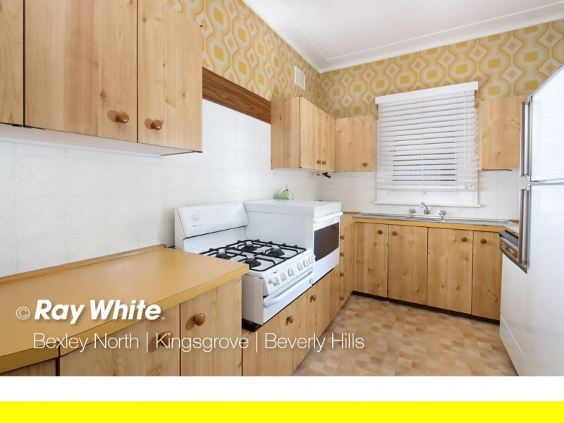 4 Simmons Road, Kingsgrove NSW 2208