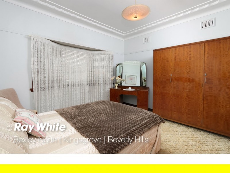 4 Simmons Road, Kingsgrove NSW 2208