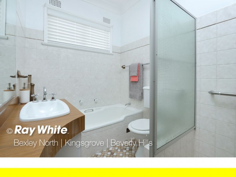 4 Simmons Road, Kingsgrove NSW 2208