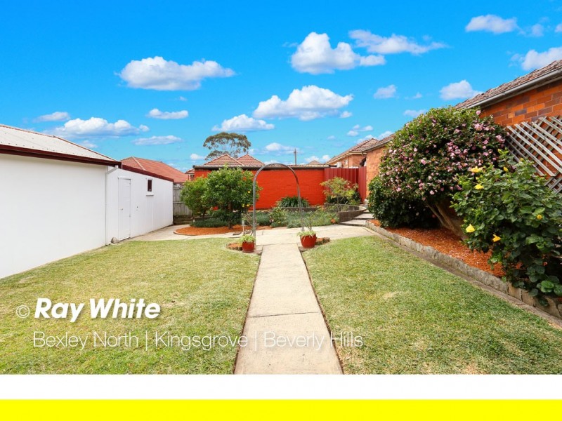 4 Simmons Road, Kingsgrove NSW 2208