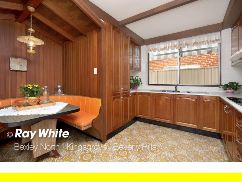 9 New England Drive, Kingsgrove NSW 2208