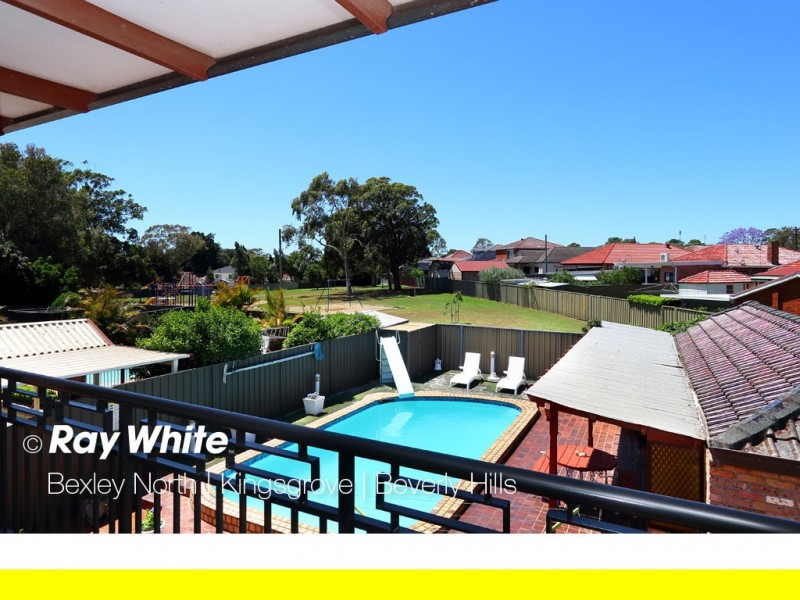 9 New England Drive, Kingsgrove NSW 2208