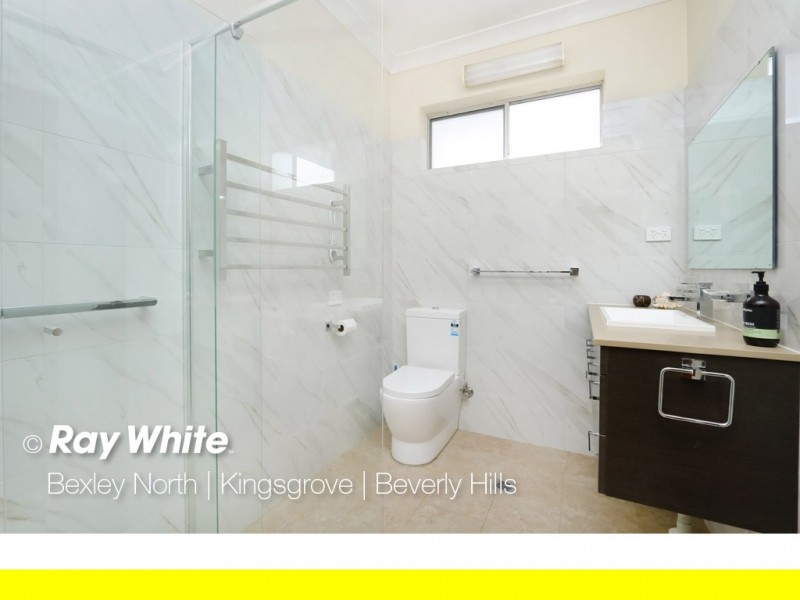 7 New England Drive, Kingsgrove NSW 2208