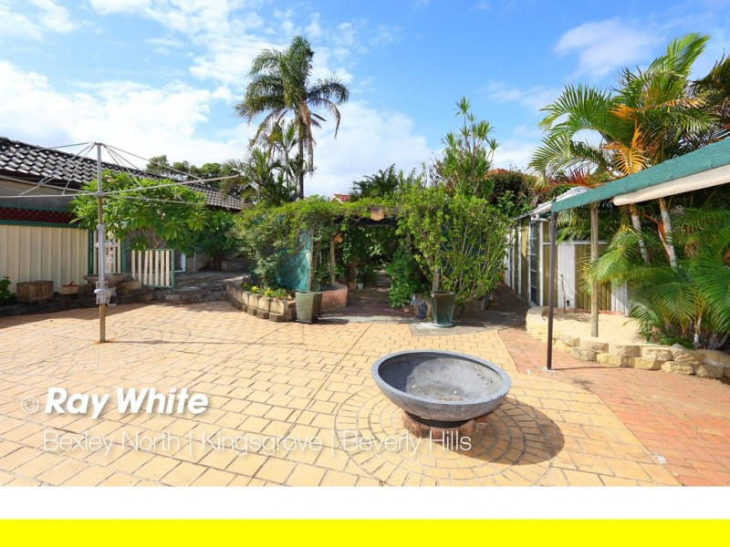 7 New England Drive, Kingsgrove NSW 2208