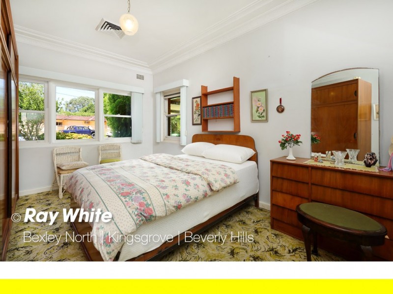 17 Turon Avenue, Kingsgrove NSW 2208