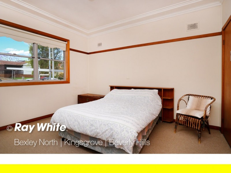 70 Glamis Street, Kingsgrove NSW 2208