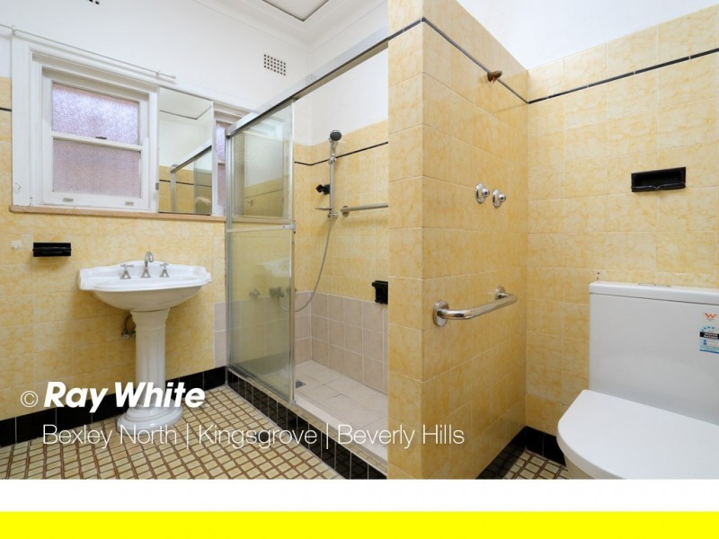 33 Bobadah Street, Kingsgrove NSW 2208