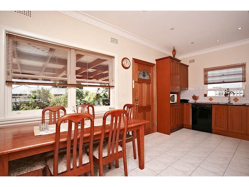 16 Bennett Street, Kingsgrove NSW 2208