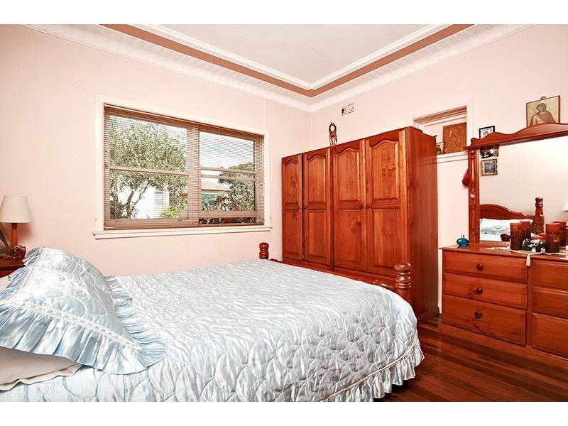 16 Bennett Street, Kingsgrove NSW 2208