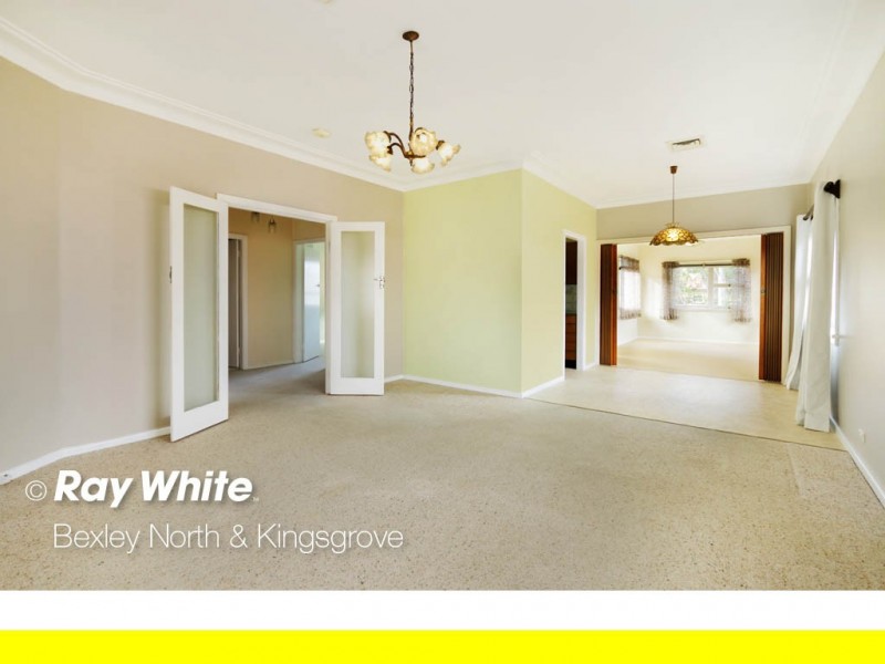 8 Arinya Street, Kingsgrove NSW 2208