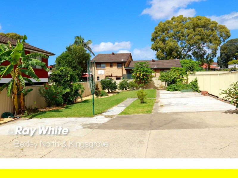 38 Moorefields Road, Kingsgrove NSW 2208