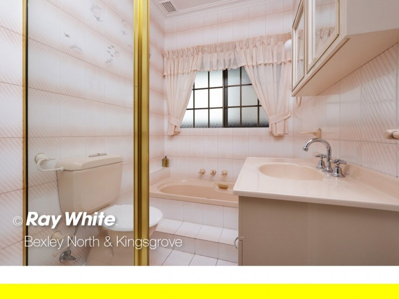 62 New England Drive, Kingsgrove NSW 2208