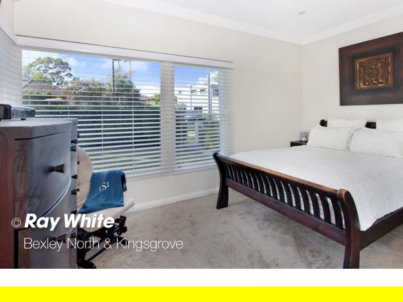 16 New England Drive, Kingsgrove NSW 2208