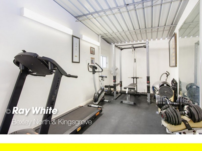 16 New England Drive, Kingsgrove NSW 2208