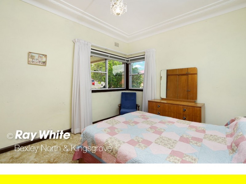 24 Moreton Avenue, Kingsgrove NSW 2208