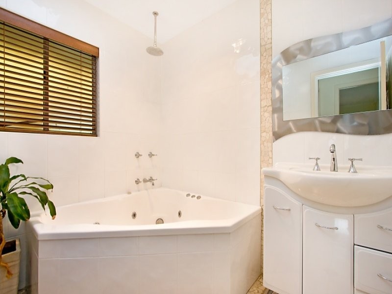 34 Hall Drive, Murwillumbah NSW 2484