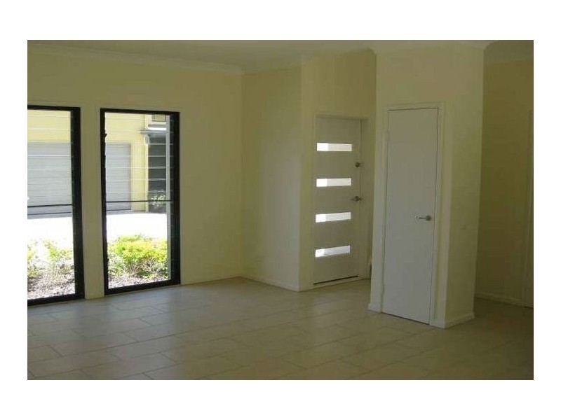 10/3 Swordgrass Court, Kallangur QLD 4503