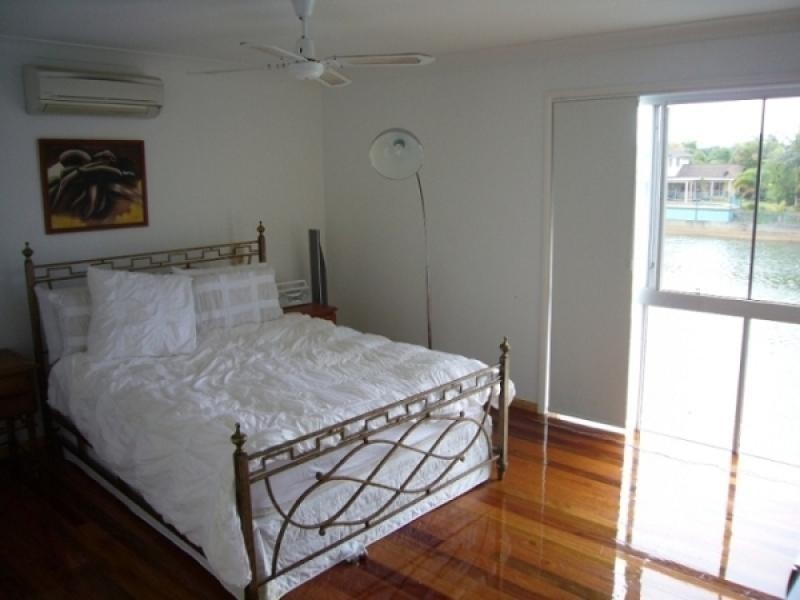 28 Intrepid Court, Newport QLD 4020