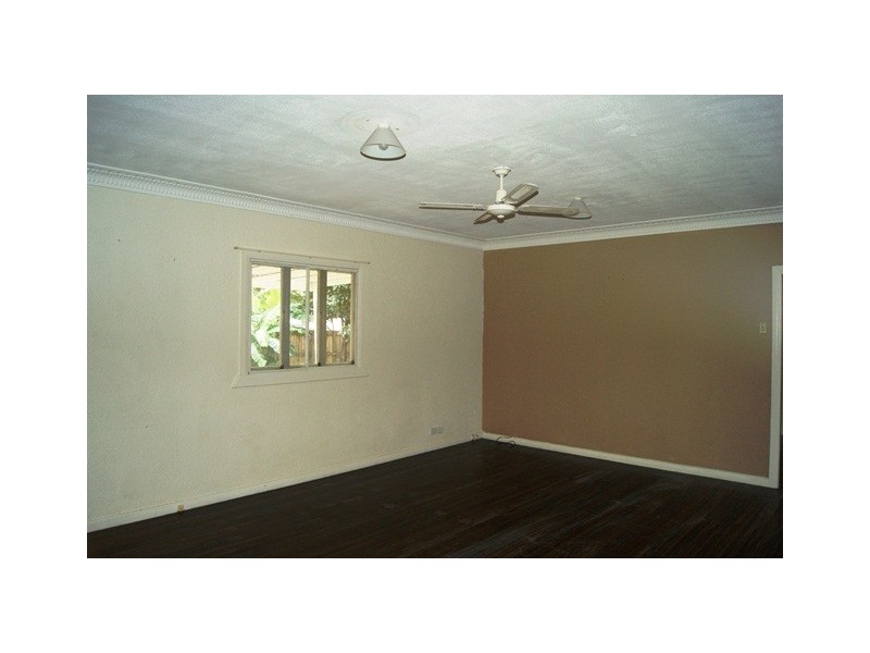 11 Scarborough Road, Redcliffe QLD 4020