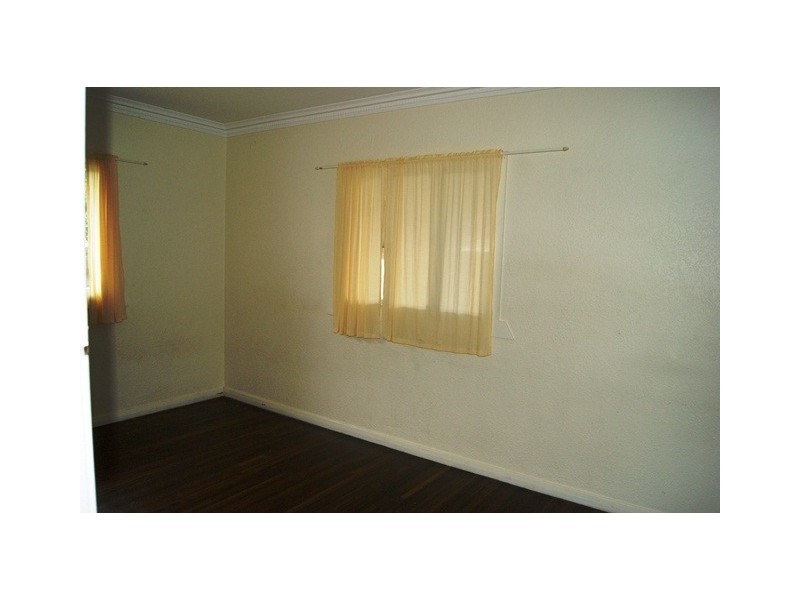 11 Scarborough Road, Redcliffe QLD 4020