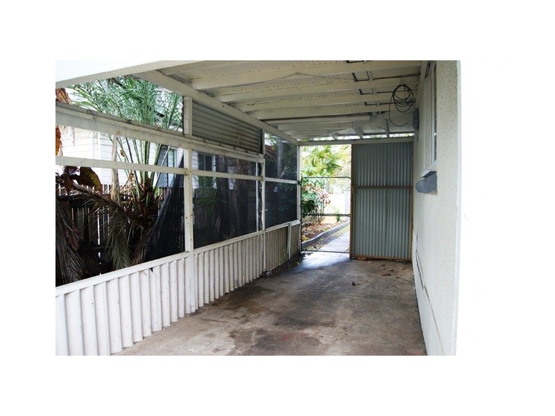 11 Scarborough Road, Redcliffe QLD 4020