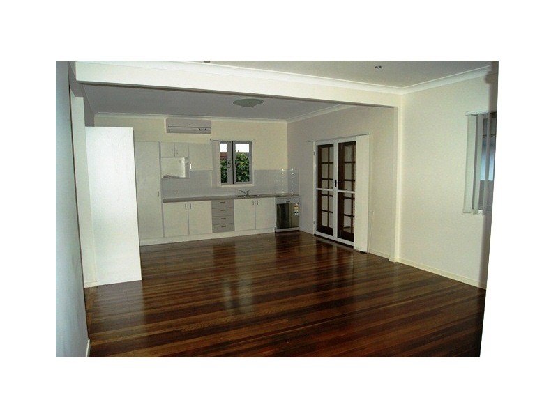 6 Dan Street, Clontarf QLD 4019