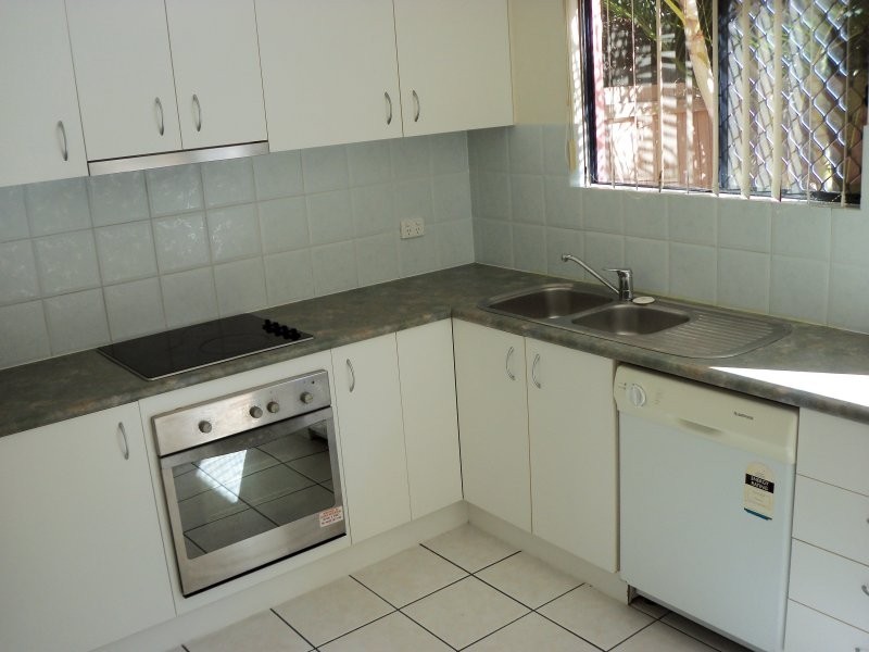 1/34 Silvyn Street, Redcliffe QLD 4020