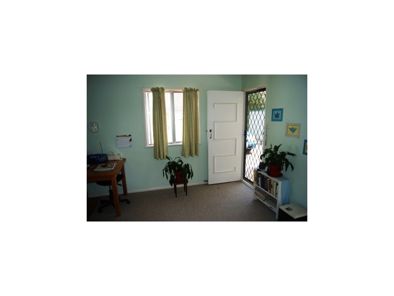 2/220 Prince Edward Parade, Scarborough QLD 4020
