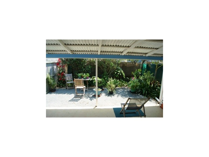 2/220 Prince Edward Parade, Scarborough QLD 4020