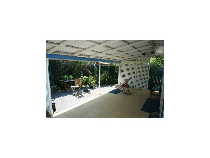 2/220 Prince Edward Parade, Scarborough QLD 4020