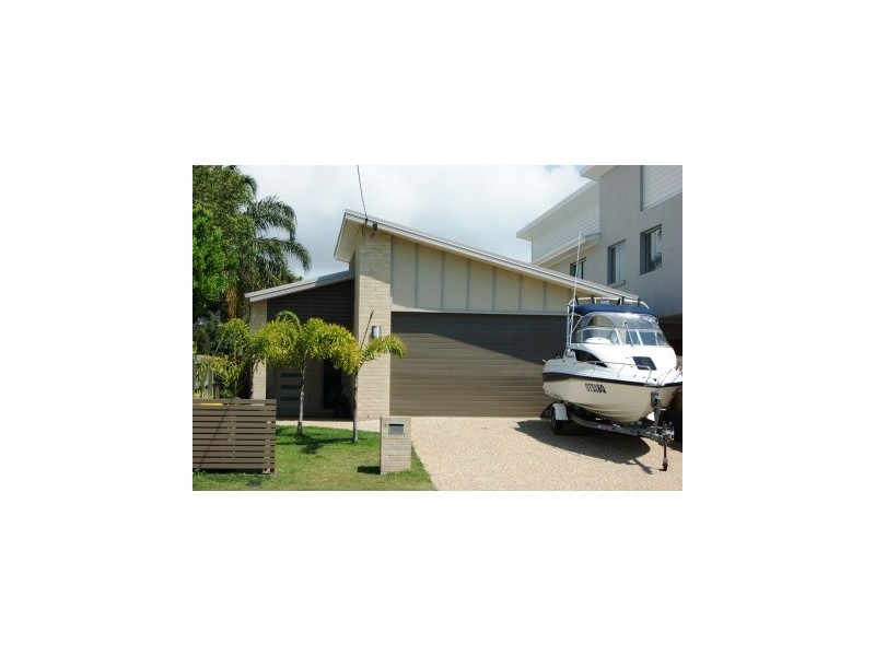 637 Oxley Avenue, Scarborough QLD 4020