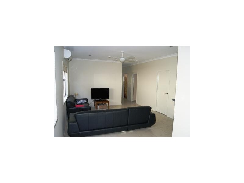 637 Oxley Avenue, Scarborough QLD 4020