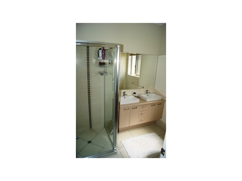 637 Oxley Avenue, Scarborough QLD 4020