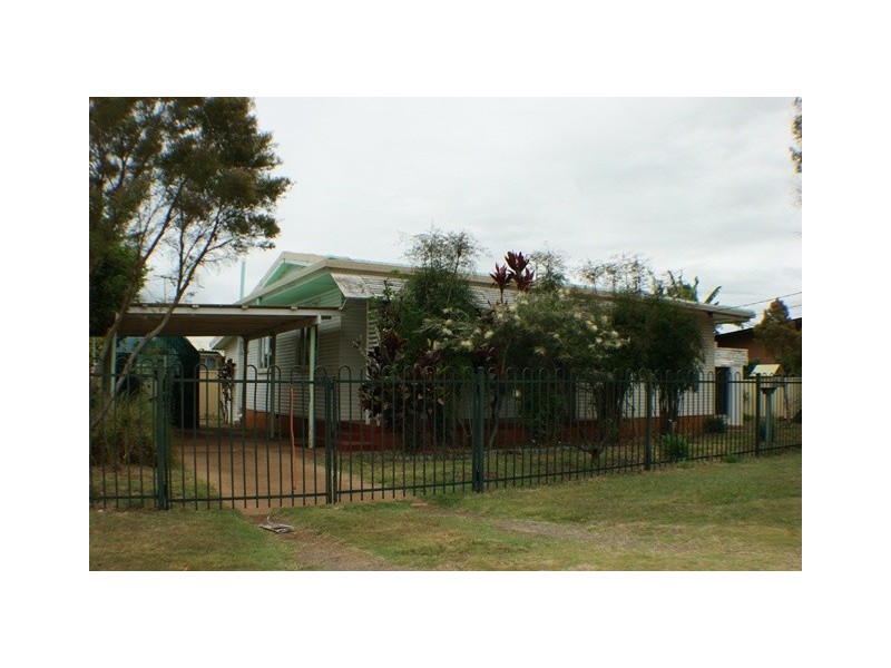 77 Arthur Street, Woody Point QLD 4019