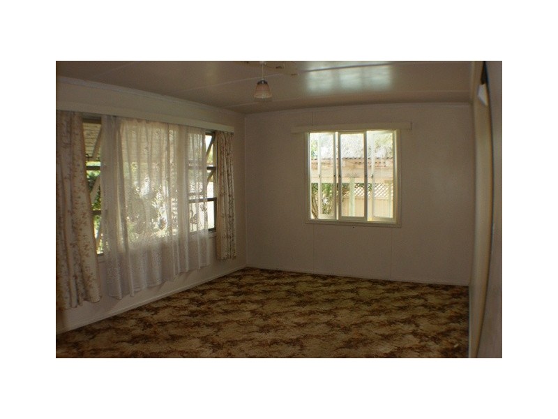 77 Arthur Street, Woody Point QLD 4019