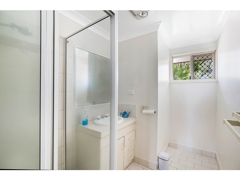 1 and 2/328 Spring Street, Kearneys Spring QLD 4350