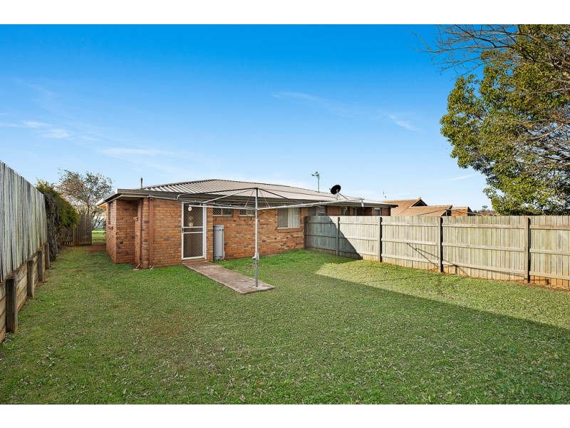 1 and 2/328 Spring Street, Kearneys Spring QLD 4350