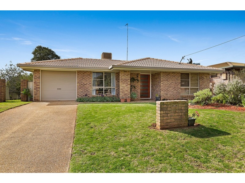 15 Poinciana Street, Newtown QLD 4350