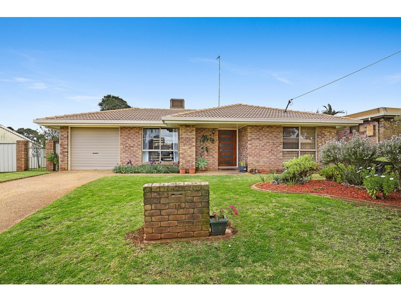 15 Poinciana Street, Newtown QLD 4350