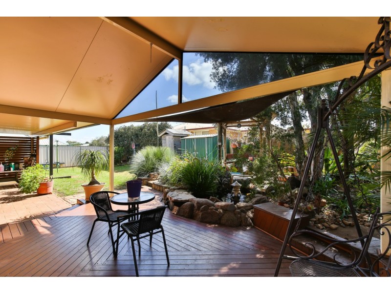 33 Gainsborough Drive, Glenvale QLD 4350