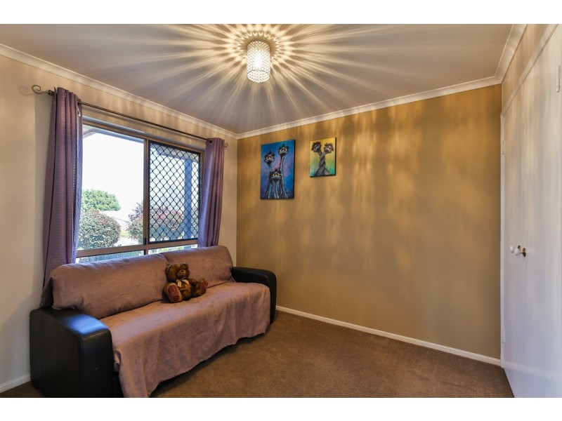 33 Gainsborough Drive, Glenvale QLD 4350