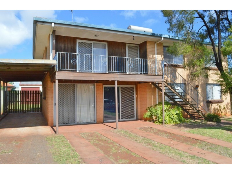 10 Croxley Street, Harristown QLD 4350