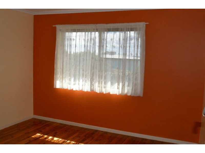 10 Croxley Street, Harristown QLD 4350