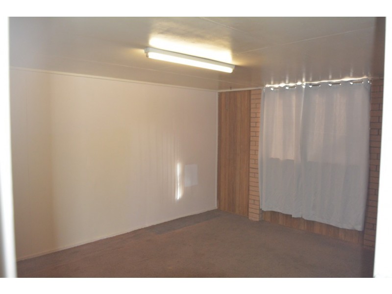 10 Croxley Street, Harristown QLD 4350