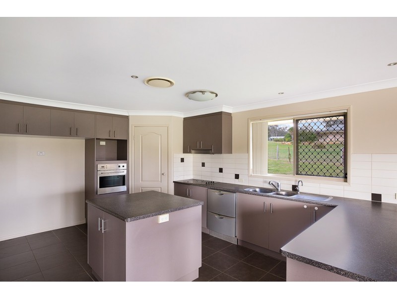 26 Windemere Drive, Hodgson Vale QLD 4352