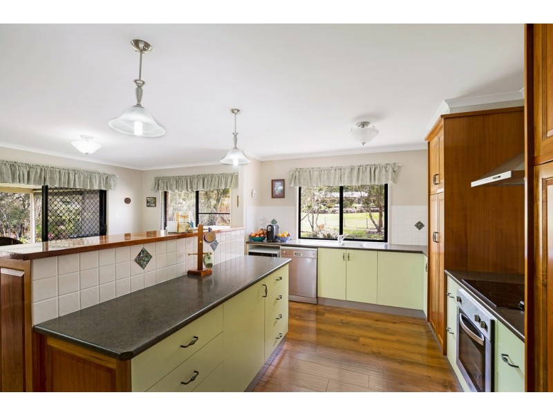 7 Karingal Court, Glenvale QLD 4350
