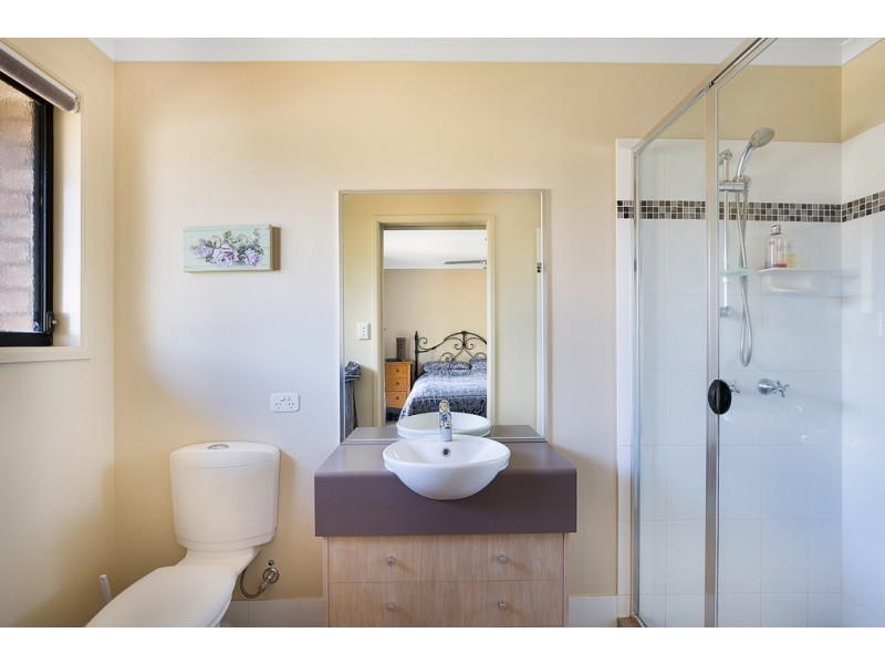 7 Karingal Court, Glenvale QLD 4350
