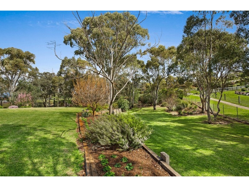 7 Karingal Court, Glenvale QLD 4350
