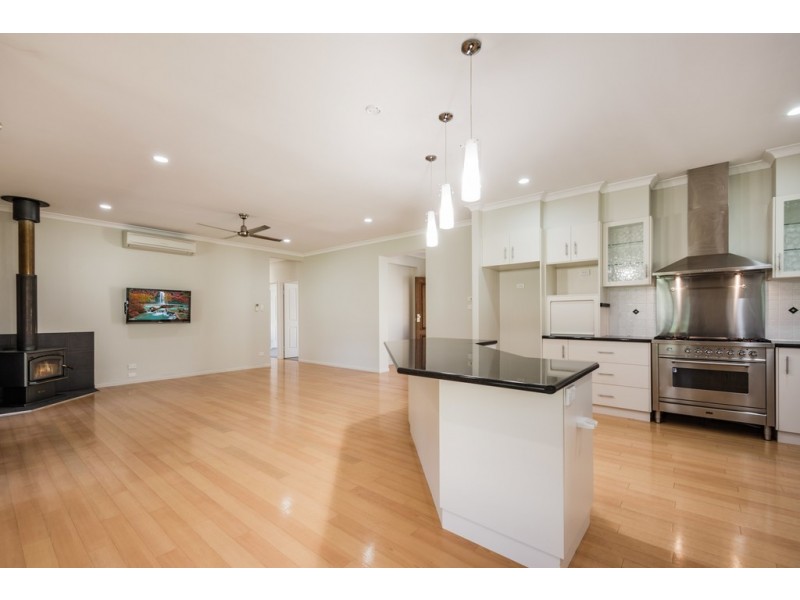 3 Woolmer Road, Highfields QLD 4352