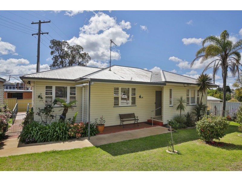 29 Diagonal Street, South Toowoomba QLD 4350